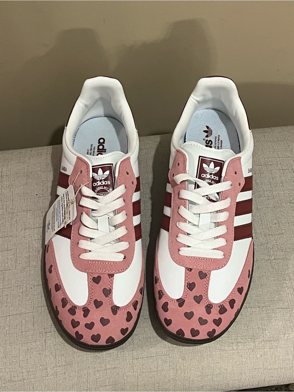 NWT Adidas Samba Low-Top Sneaks White, Pink & Burgundy Heart Detail, US 11/UK43 - Picture 2 of 6